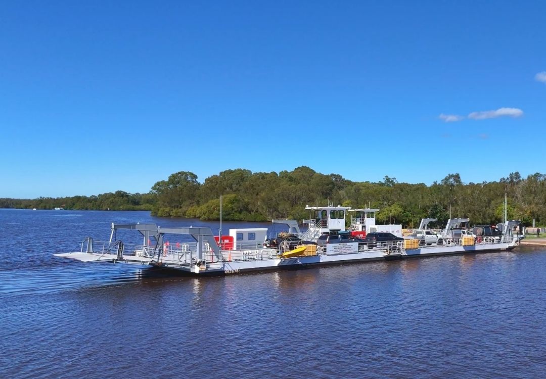 Noosa Ferry crossing to Noosa North Shore